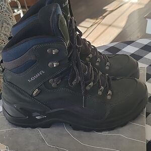 Lowa Men's Hiking Boots - Black and Blue